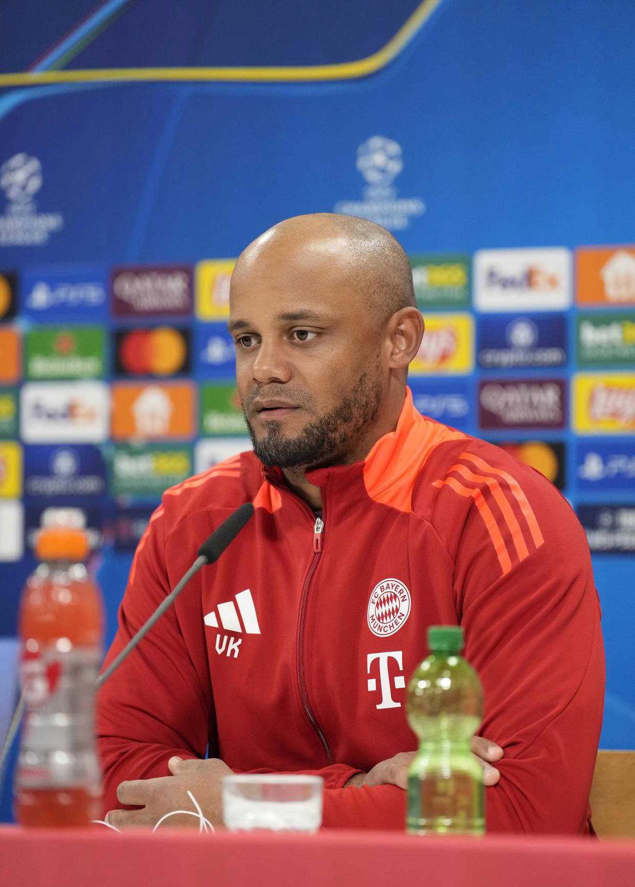 球队备战欧冠首发,主教练战术犀利的简单介绍 球队备战欧冠首发,主教练战术犀利的简单介绍