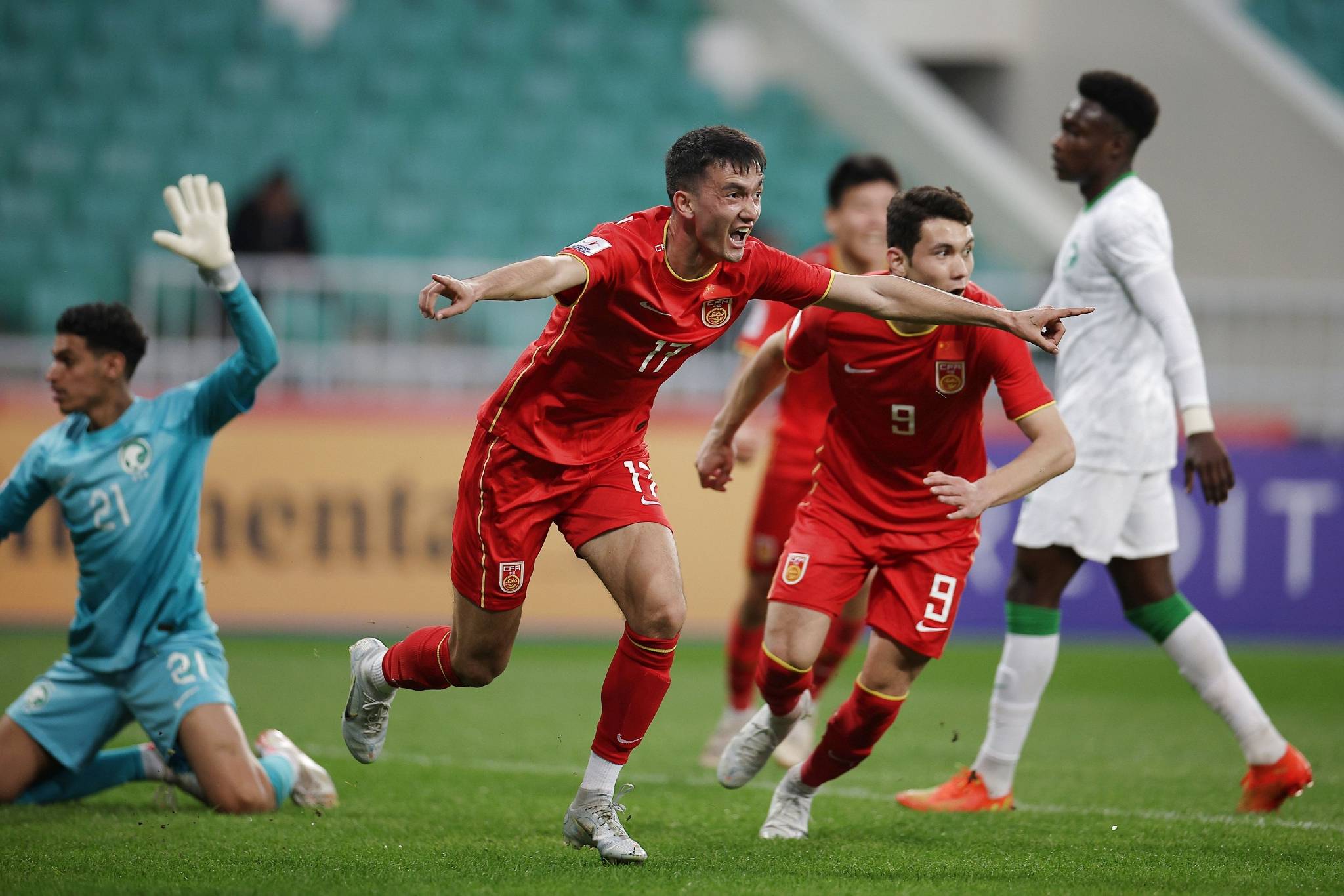 皇马铁血奋战,取得关键胜利晋级 皇马铁血奋战,取得关键胜利晋级