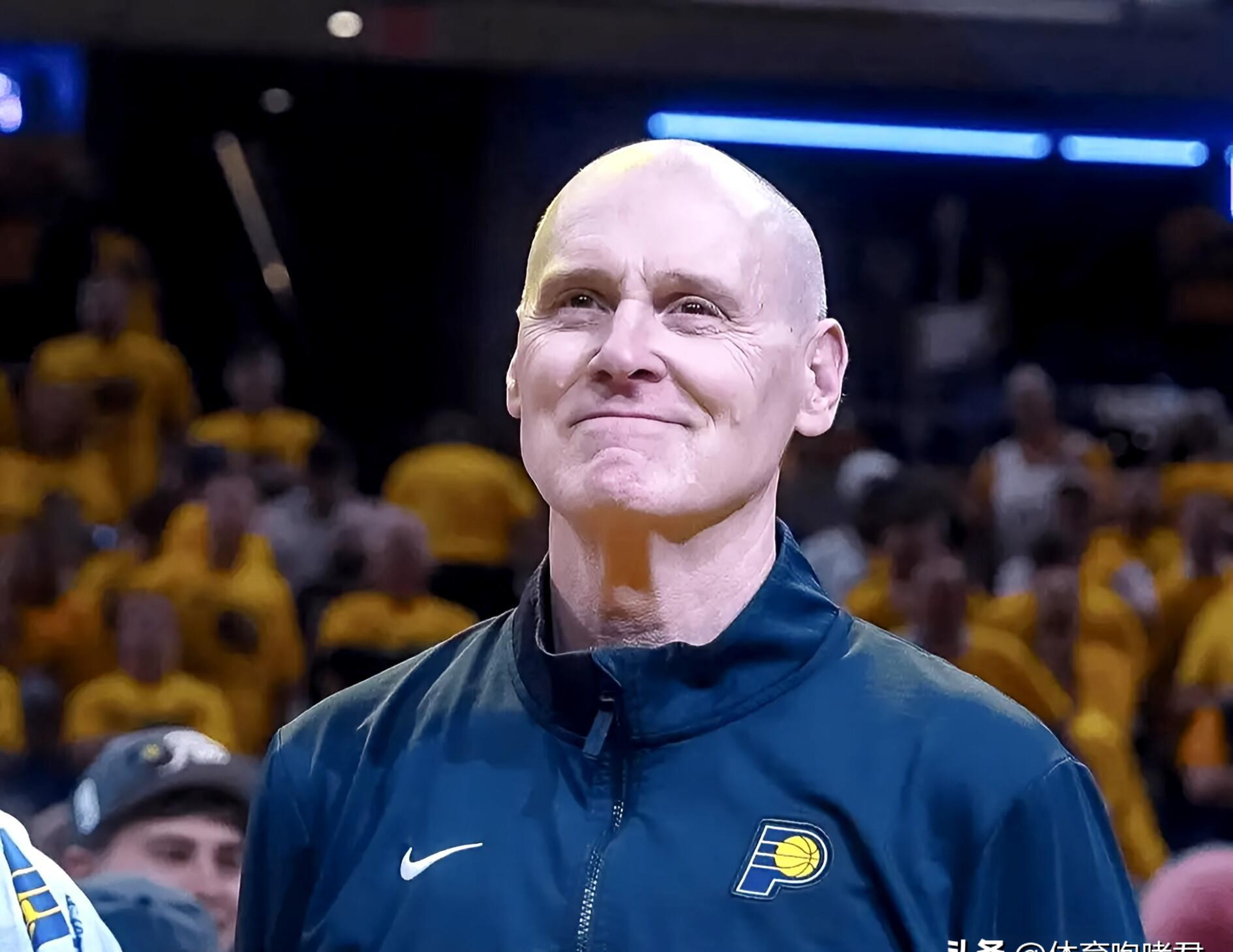 篮球明星表现抢眼,为球队带来胜利的希望 篮球明星表现抢眼,为球队带来胜利的希望