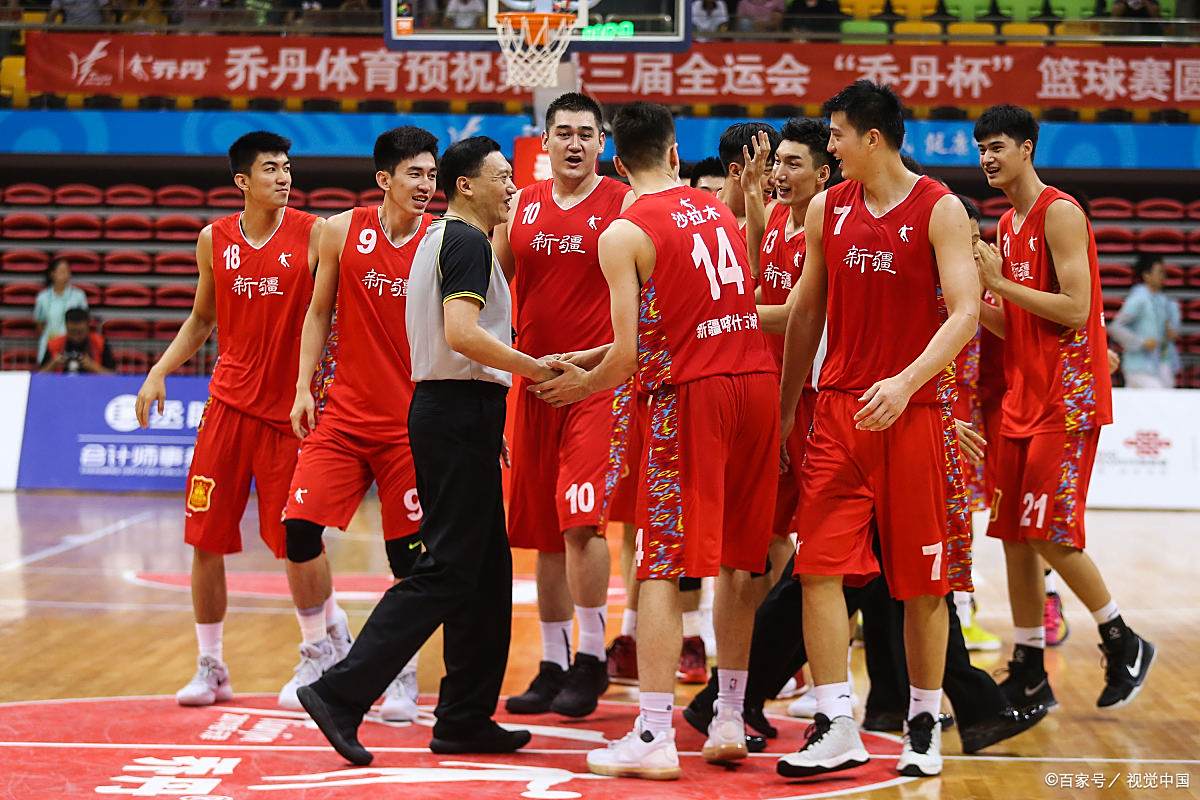 广东宏远队士气高昂,准备击败上海男篮 广东宏远队士气高昂,准备击败上海男篮
