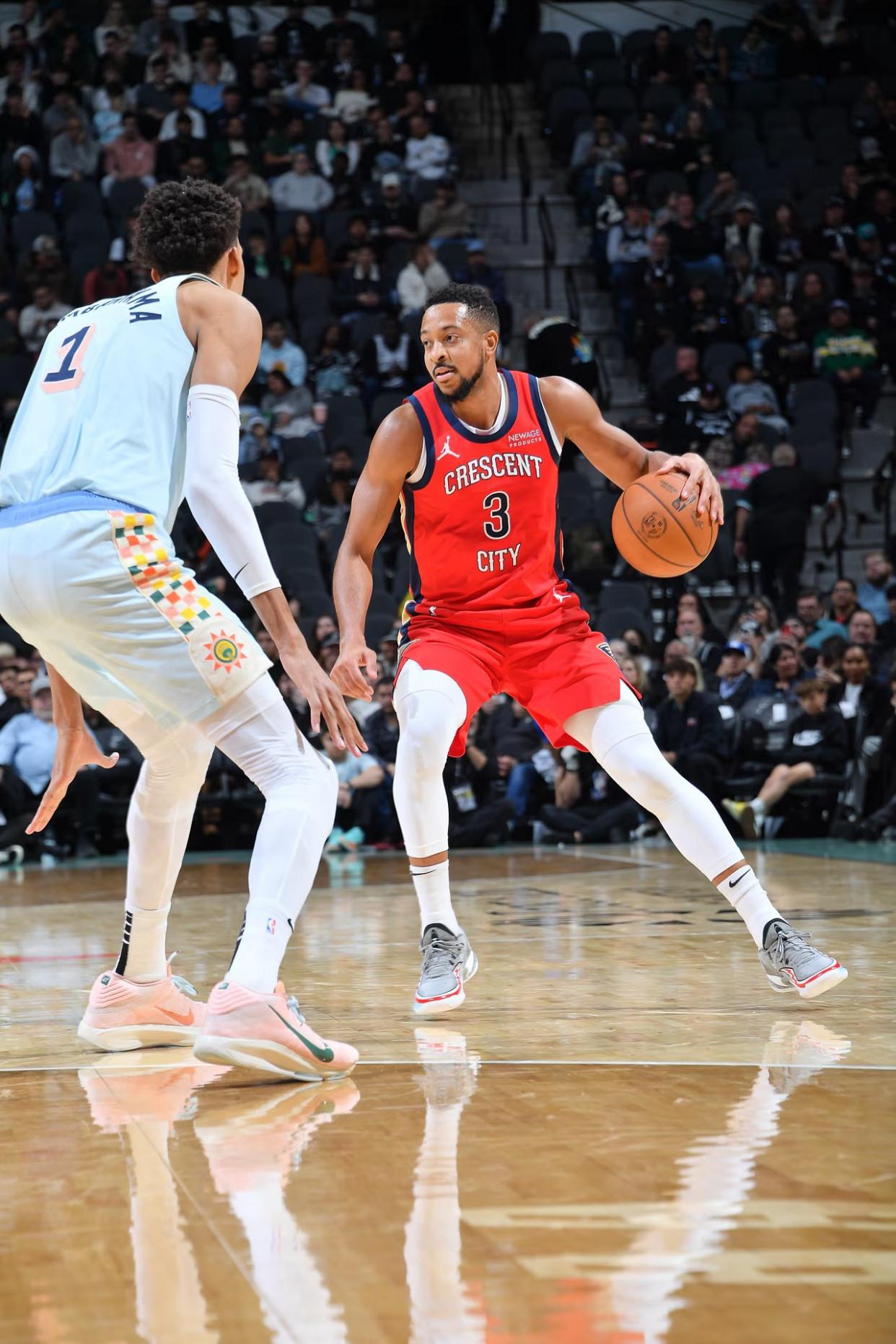 关于鹈鹕击败马刺,保持不败记录的信息 关于鹈鹕击败马刺,保持不败记录的信息